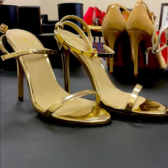 Sexy Gold Sandals - Picture 4 of 5